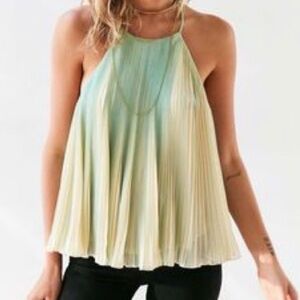Urban Outfitters Kimchi Blue Amelia‎ Pleated Cami in Mint Green Size Small